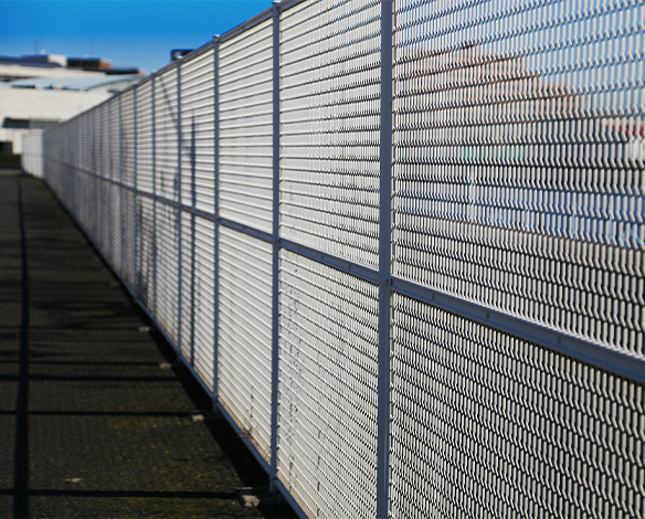 Commercial chain link fence